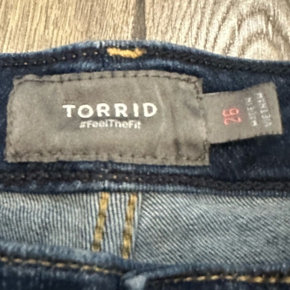 Torrid Denim Shorts Jean Short High Rise A-Line Shortie Vintage Stretch Dark 26 - Picture 7 of 13
